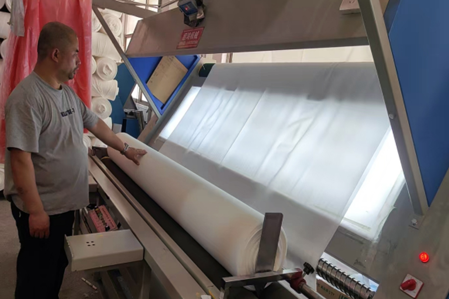 Area di ispezione del prodotto finito per la produzione della fabbrica di tintura