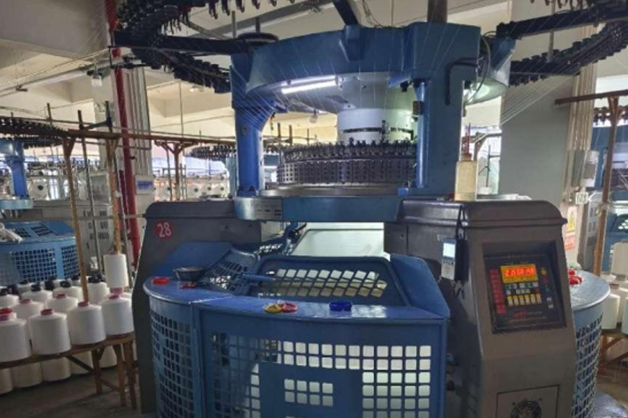 Modello di produzione in tessuto grigio-piede centrale bifacciale