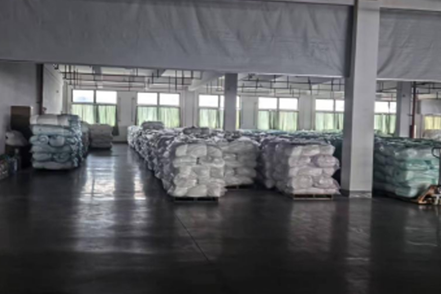 Area del prodotto finito per la produzione di tessuto grigio